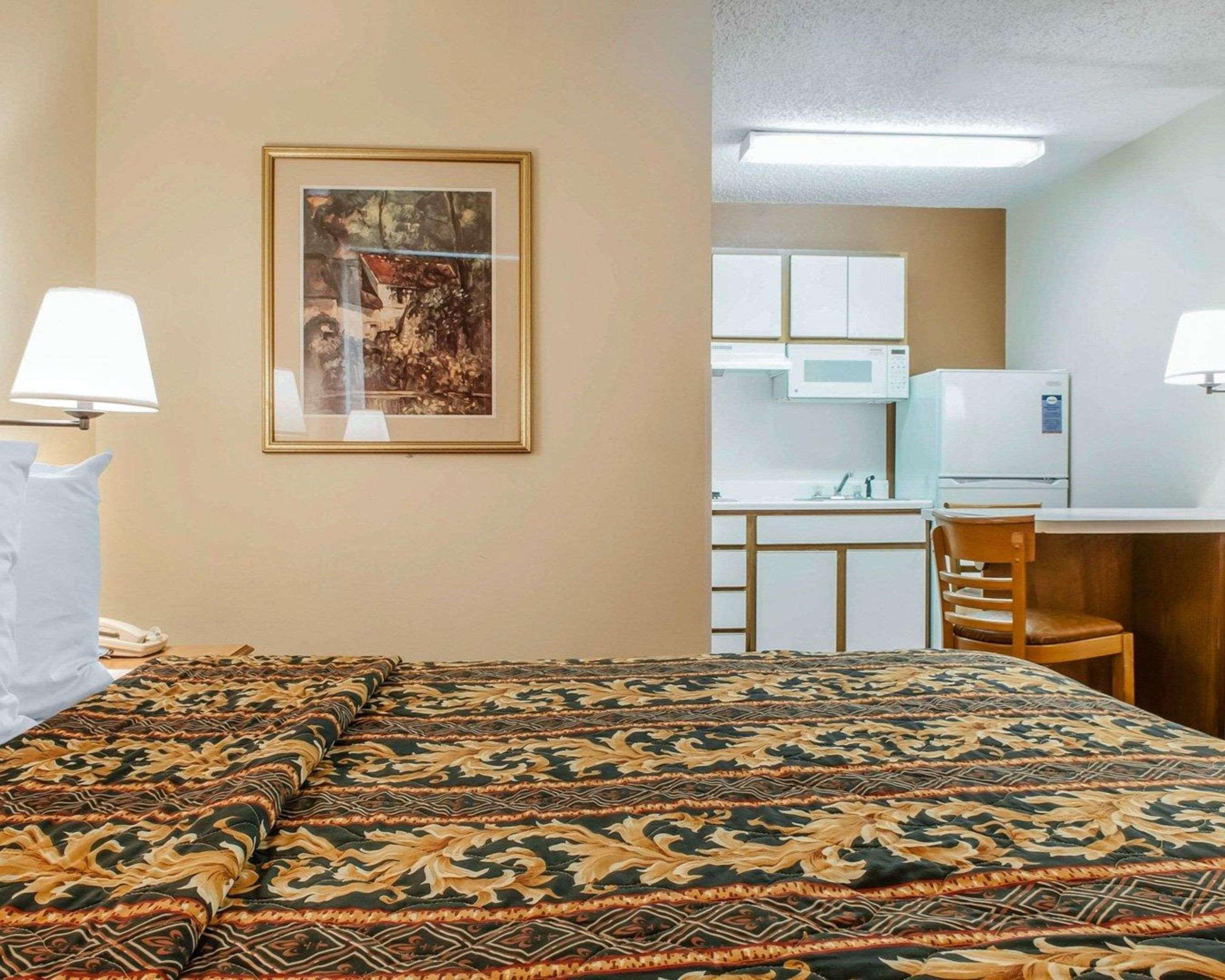 Suburban Studios Albuquerque Midtown - University Esterno foto