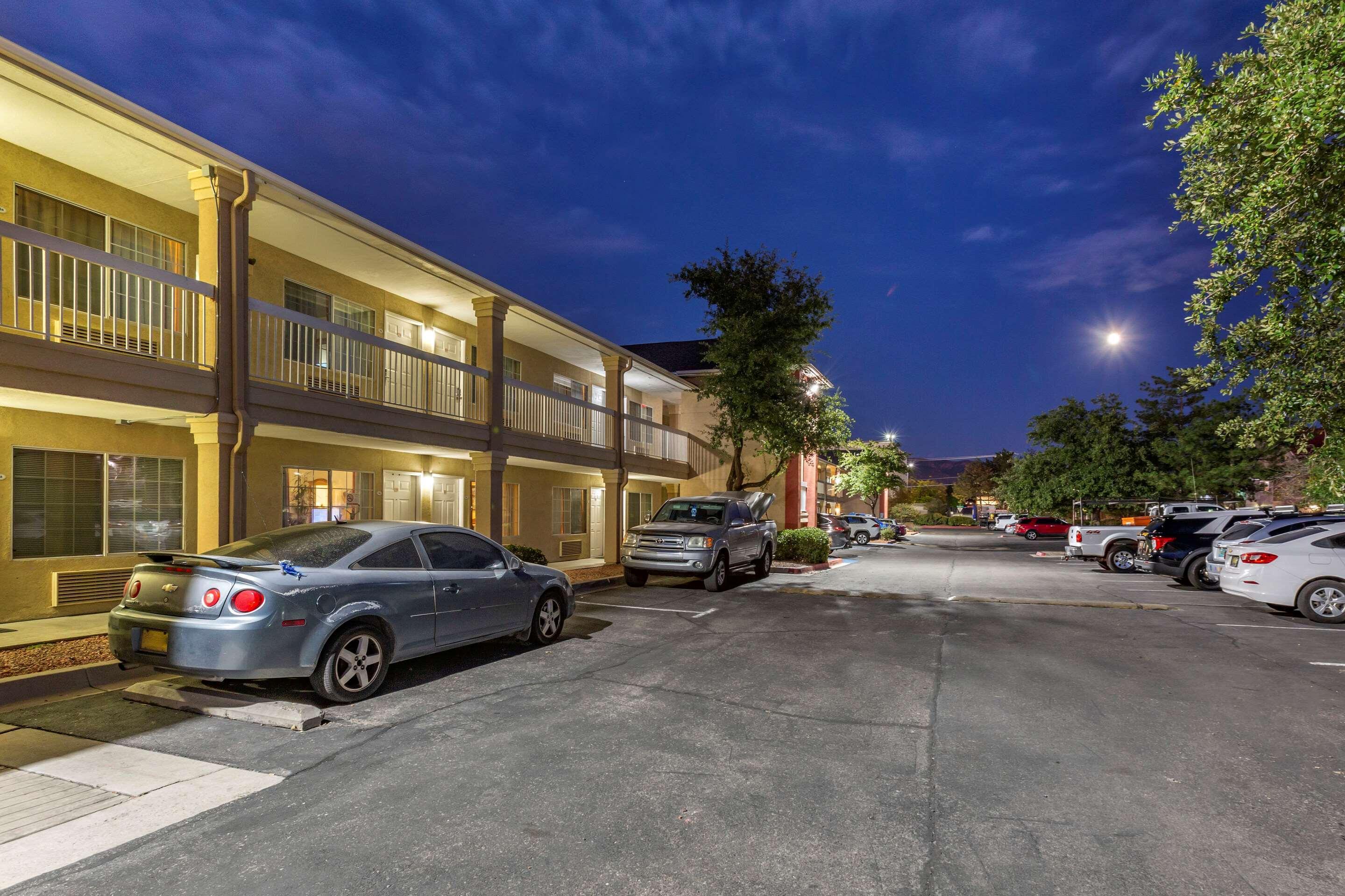 Suburban Studios Albuquerque Midtown - University Esterno foto
